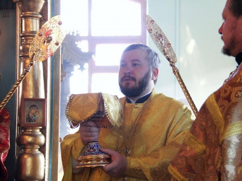 Преосвященнейший епископ Симон совершил Божественную литургию и иерейскую хиротонию в храме в честь Вознесения Господня г. Шахты