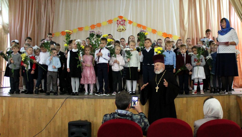 В г. Гуково прошло торжественное мероприятие, посвященное началу учебного года в воскресной школе «Свет Ангела»