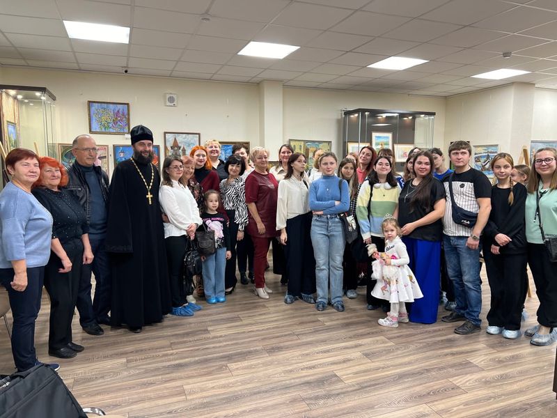 В краеведческом музее поселка Каменоломни открылась выставка «Осенняя»