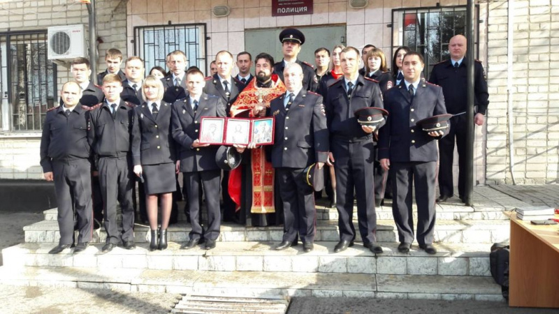 Протоиерей Игорь Жевердан провел встречу с сотрудниками Кашарского РОВД