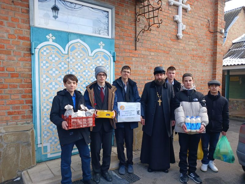 Мы вместе: как волонтеры Октябрьского района объединяются для помощи мирным жителям Донбасса и военнослужащим