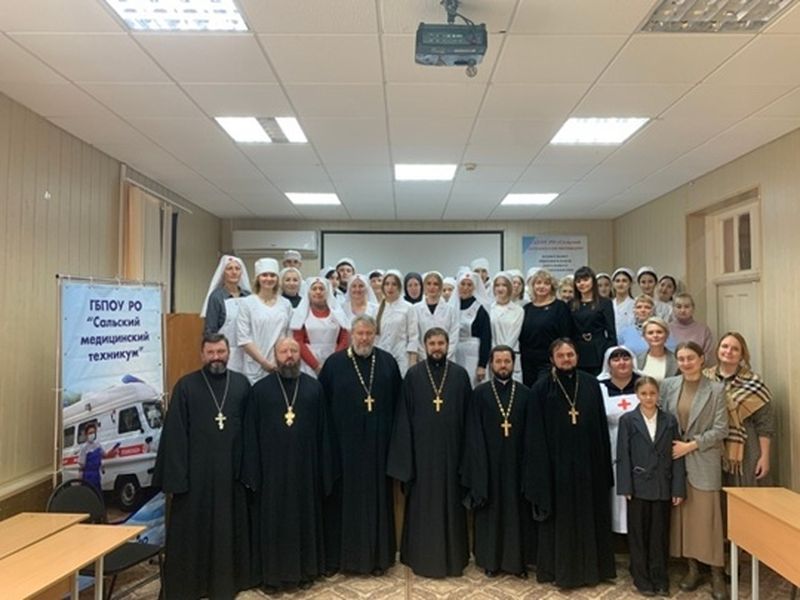 Председатель отдела по церковной благотворительности и социальному служению Шахтинской епархии выступил с докладом на конференции, посвященной социальному служению