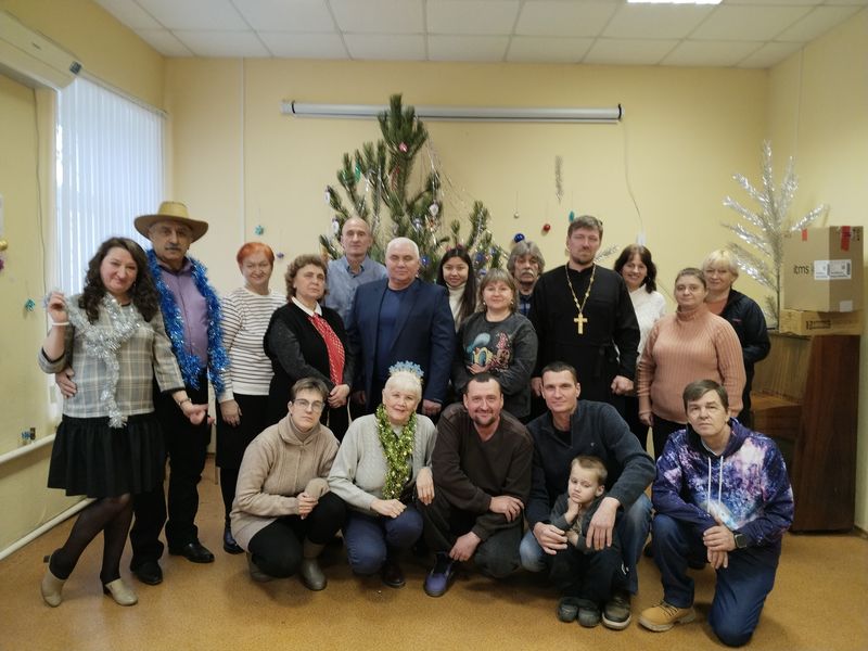 Праздник для особенных сердец: новогодняя ёлка для людей с нарушением слуха в Каменске-Шахтинском