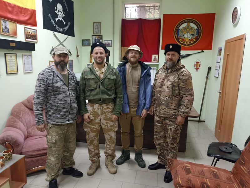 Гуманитарную помощь, собранную в г. Новошахтинске, доставили в армию