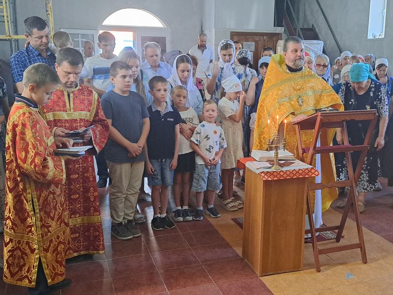 В поселке Майском отслужен молебен на начало учебного года