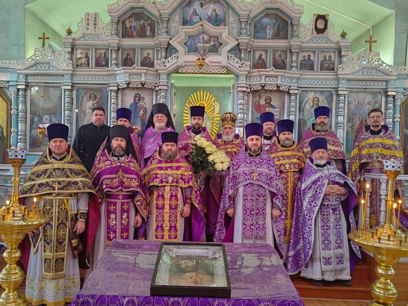 В храме Архистратига Михаила поселка Каменоломни состоялось соборное богослужение духовенства