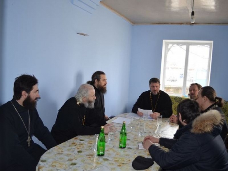 В приходе Успения Божией Матери станицы Калитвенской состоялось собрание духовенства Каменского благочиния