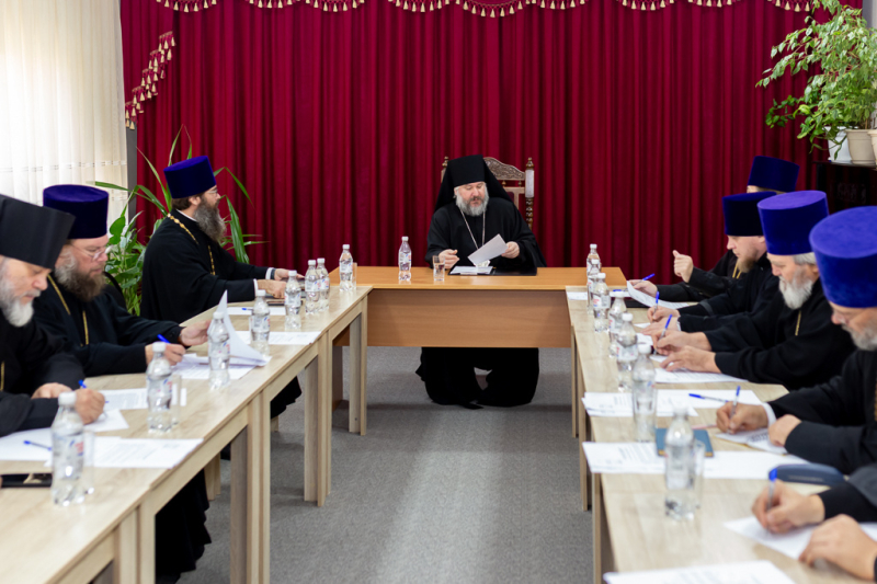 Преосвященнейший епископ Симон возглавил работу Епархиального совета