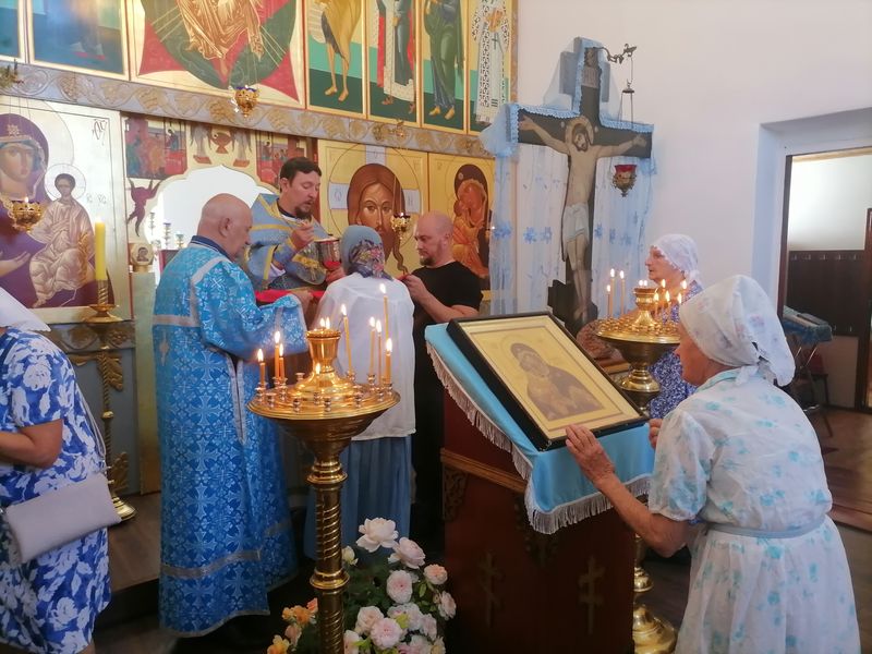 Соборное богослужение в День Донской иконы Божией Матери совершили в станице Вешенской