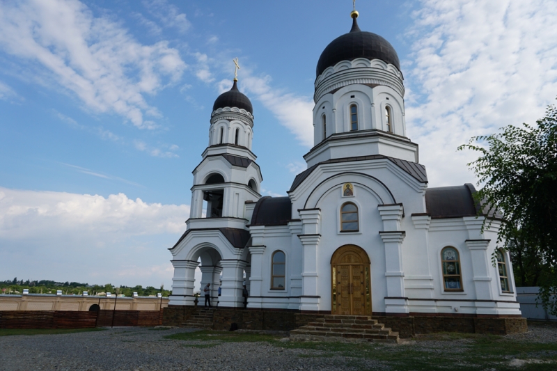 Преосвященнейший епископ Симон совершил чин великого освящения храма преподобного Сергия Радонежского пос. Сидорово-Кадамовский и возглавил Божественную литургию