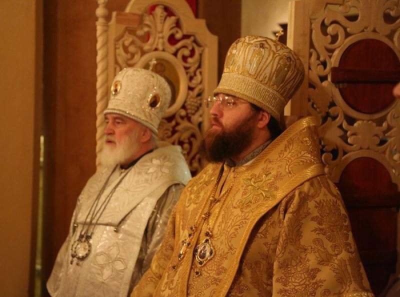 Епископ Шахтинский и Миллеровский Игнатий сослужил митрополиту Рязанскому и Михайловскому Павлу за Литургией в Архангельском соборе Рязанского кремля