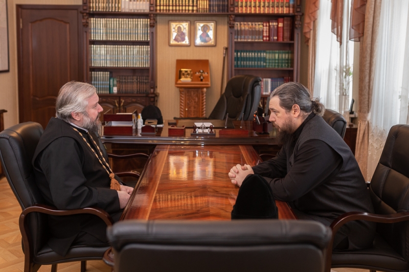 В Епархиальном управлении города Шахты состоялась встреча епископа Шахтинского и Миллеровского Симона и епископа Волгодонского и Сальского Антония