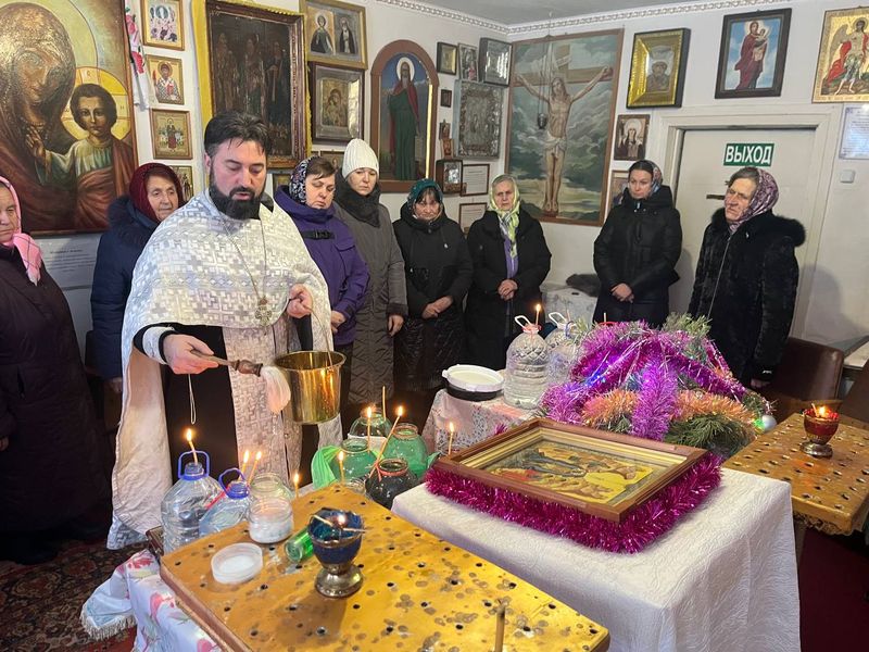 В селе Лысогорка совершили Великое освящение воды в канун Крещения Господня