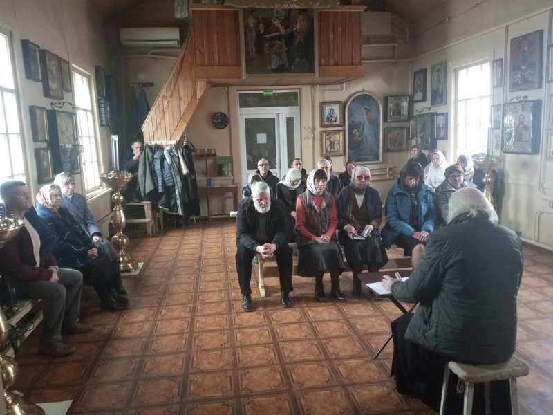 В Крестовоздвиженском приходе хутора Астахова прошла беседа о значении православной книги