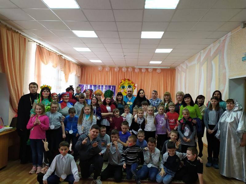 Настоятель прихода храма Пророка Иоанна Предтечи иерей Антоний Колпаков провел очередную беседу с воспитанниками СРЦ города Новошахтинска
