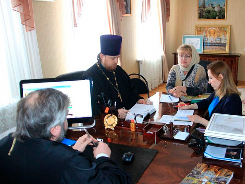 Преосвященнейший епископ Симон провел итоговое в 2016 году заседание кафедры «Православная культура и теология» шахтинского филиала ДГТУ