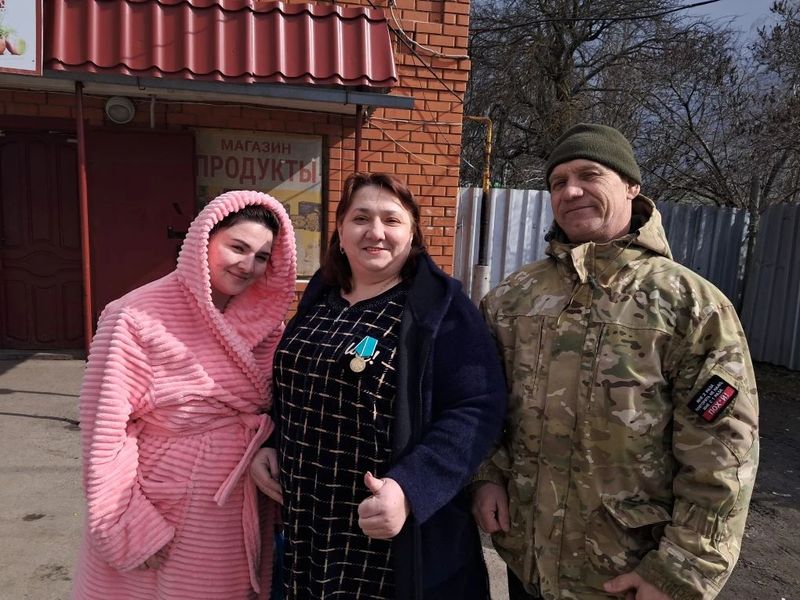 Прихожанка Пантелеимоновского храма Елена Хаджиева награждена медалью «За бескорыстную помощь воинам России»