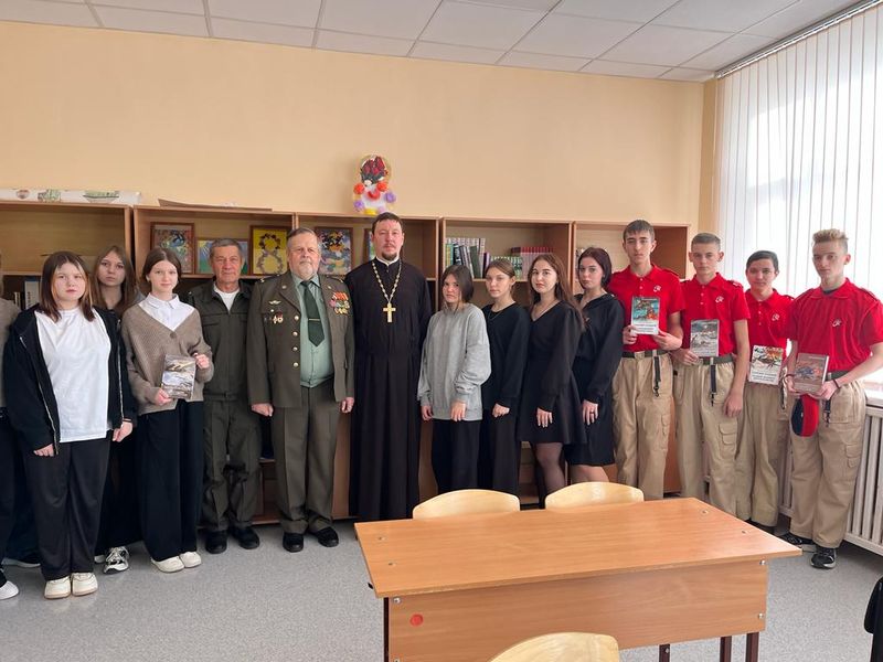 Настоятель храма Архистратига Михаила принял участие в мероприятии, посвященном годовщине Сталинградской битвы