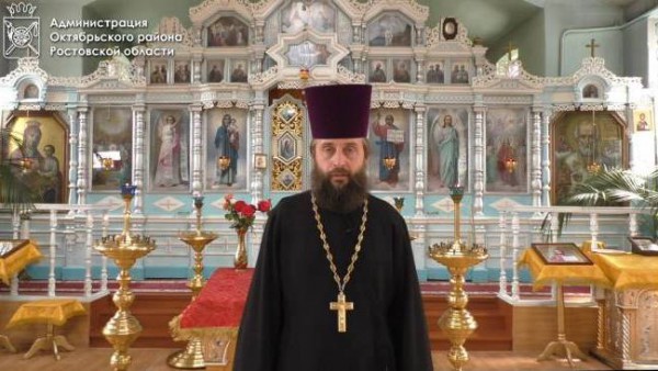 В преддверии празднования 85-летия Октябрьского района протоиерей Сергий Яценко поздравил жителей с предстоящим юбилеем