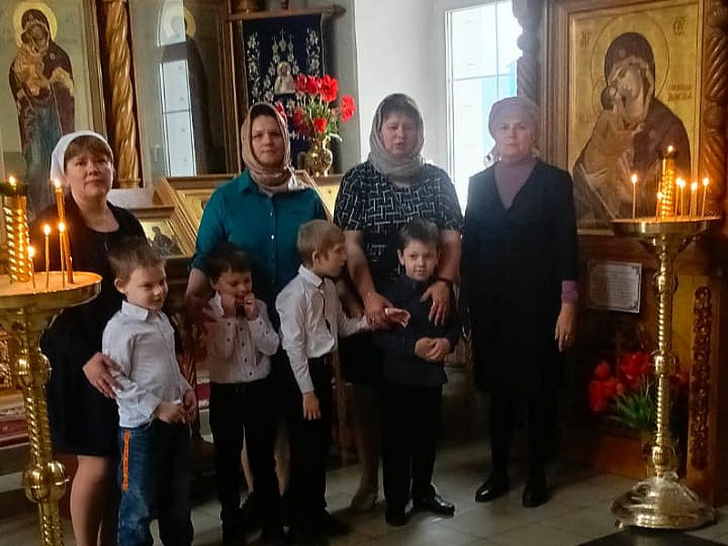 Дети на экскурсии в храме Донской иконы Божией Матери