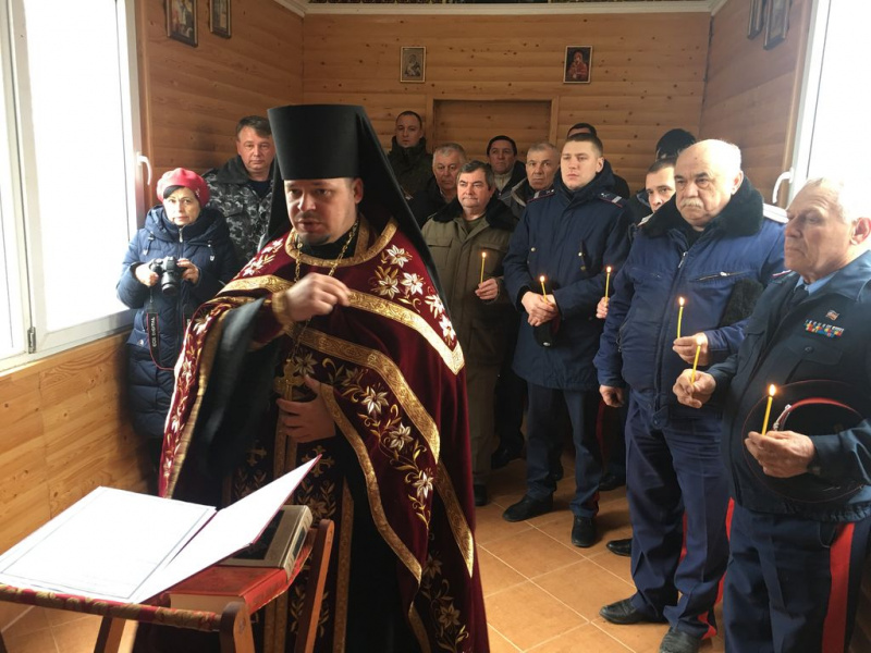В поселке Прохоровка Сулинского благочиния в храме-часовне священномученика Ермогена, Патриарха Московского и всея Руси приход отметил престольный праздник