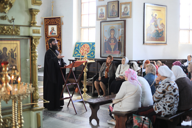 В Покровском кафедральном соборе продолжается цикл бесед, посвященных изучению Священного Писания
