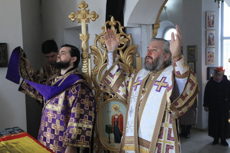 В Неделю 3-ю Великого поста, Крестопоклонную, Преосвященнейший епископ Симон совершил Божественную литургию в храме в честь Святой Троицы хут. Ягодинка