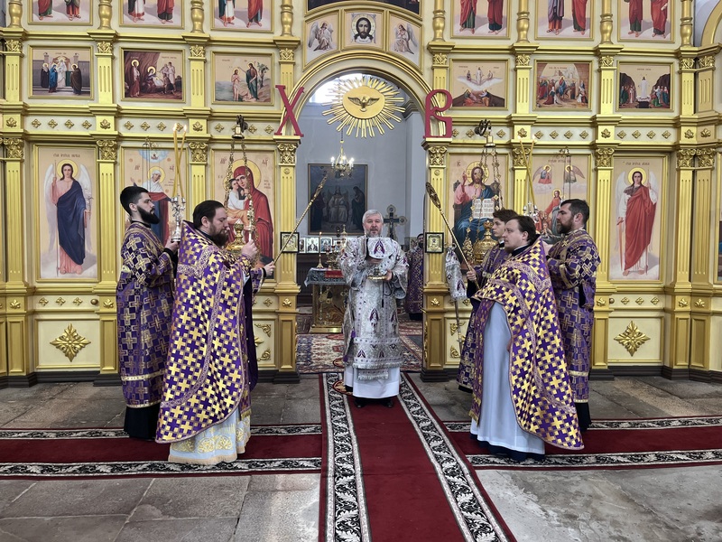 Божественная литургия в Неделю 5-ю Великого поста, преподобной Марии Египетской, в храме Успения Пресвятой Богородицы станицы Калитвенской