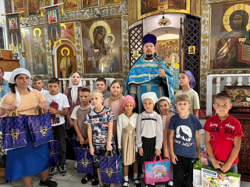 В Верхнедонском благочинии прошла благотворительная акция «Соберём ребенка в школу»