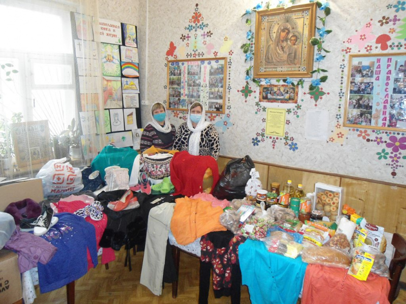 Добровольцы «Общины Милосердия» храма Почаевской иконы Божией Матери г. Каменск-Шахтинский оказали помощь малообеспеченным многодетным семьям