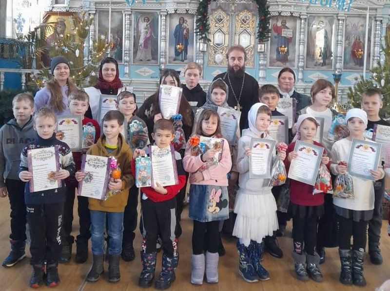 В храме Архистратига Михаила состоялось награждение победителей и участников конкурса «Украсим ёлку к Рождеству»