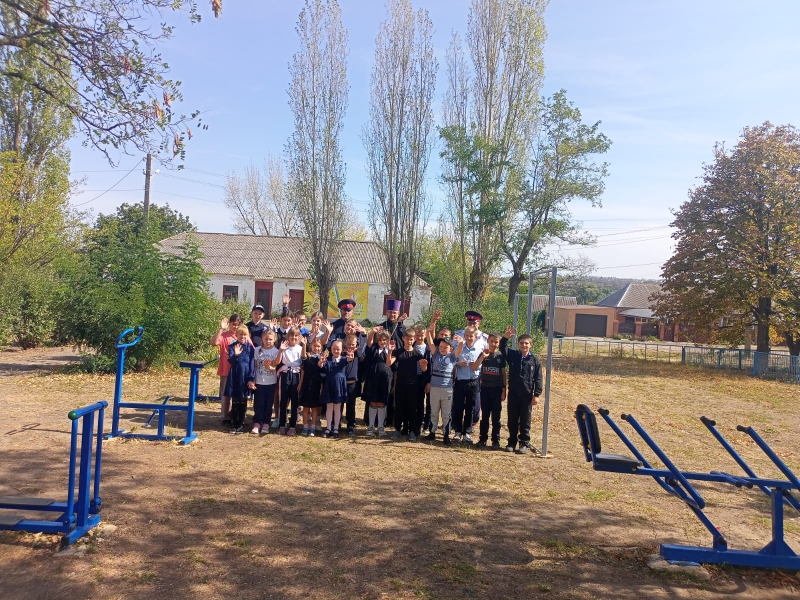 Иерей Александр Тимошенко провел беседу с учащимися Курской школы