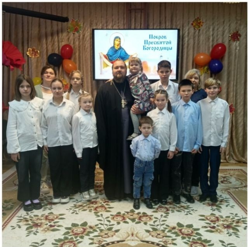 Ребят из "СРЦ г. Гуково" поздравили с праздником Покрова Пресвятой Богородицы 