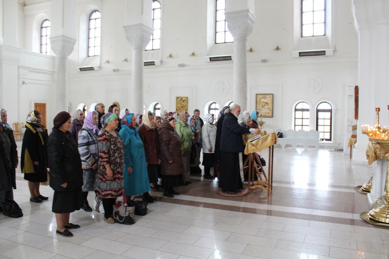 Паломническую поездку в Усть-Медведицкий Спасо-Преображенский женский монастырь г. Серафимович совершили прихожане Каменского и Каменск-Шахтинского благочиний