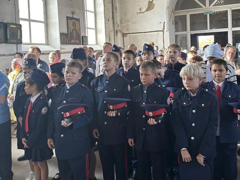 В станице Кривянской торжественно отметили Покров Пресвятой Богородицы и 321-ю годовщину основания станицы