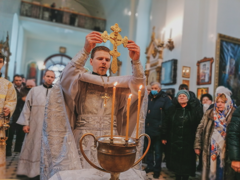 Приход храма Успения Пресвятой Богородицы станицы Гундоровской молитвенно встретил праздник Крещения Господня