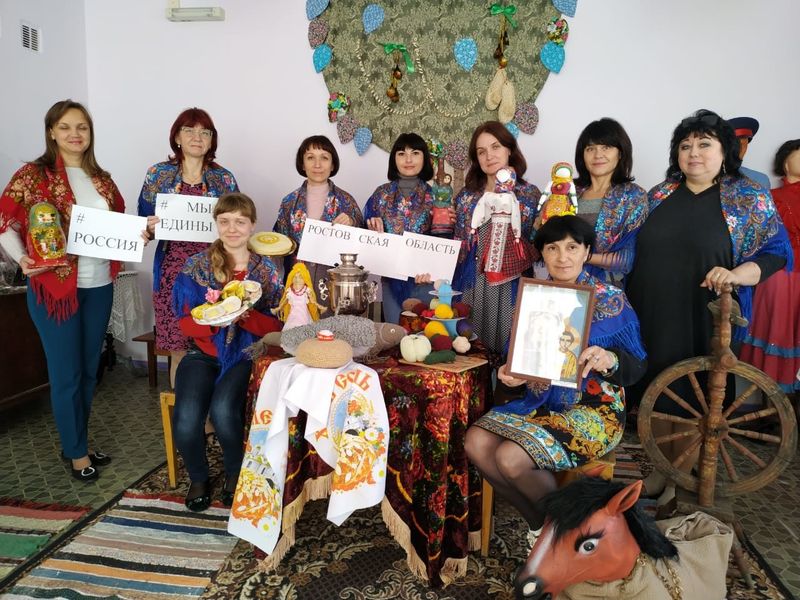 Духовный родительский клуб «Свет Добра» и молодежный отдел Донецкого благочиния принял участие во Всероссийской акции «Россия! Мы едины».