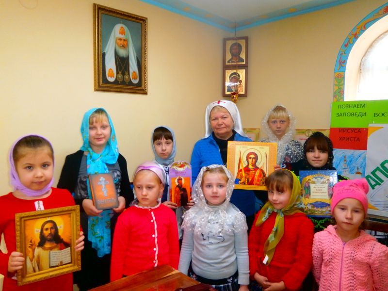О земном и небесном провели занятие в воскресной школе «Держава» Донецкого благочиния