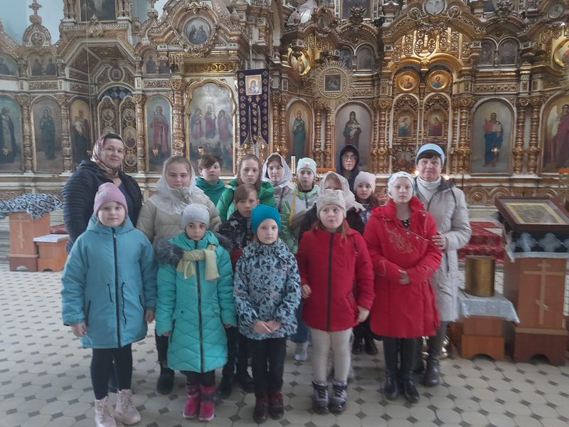          В воскресной школе «Азы Православия» Донецкого Успенского архиерейского подворья принимали гостей