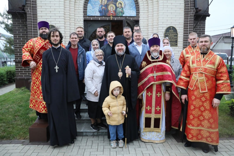 В среду Светлой седмицы епископ Симон с архипастырским визитом посетил приход святых мучениц Веры, Надежды, Любови и матери их Софии станицы Багаевской