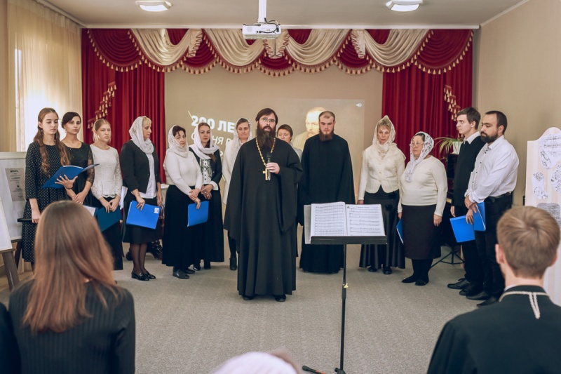 «200 лет со дня рождения Ф.М. Достоевского». В духовно-просветительском центре при Покровском соборе вспомнили гениального русского писателя