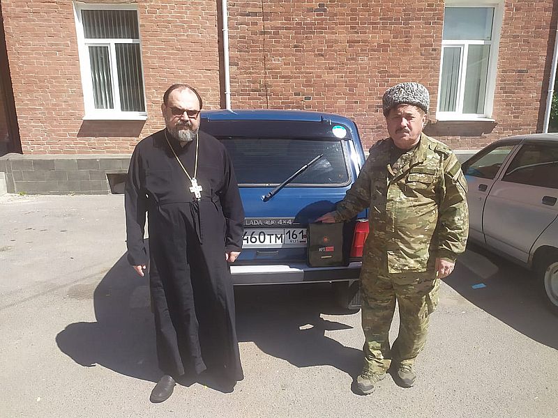 Настоятель Покровского храма доставил очередной гуманитарный груз в штаб Донецкого округа ВКО ВВД