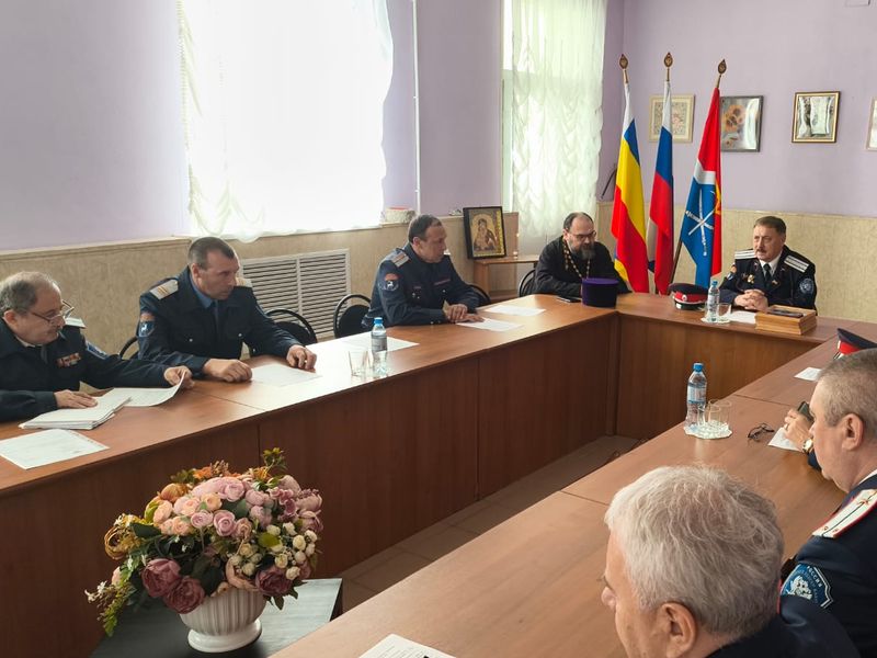 Духовник Донецкого округа ВКО ВВД принял участие в работе Совета Атаманов Донецкого округа