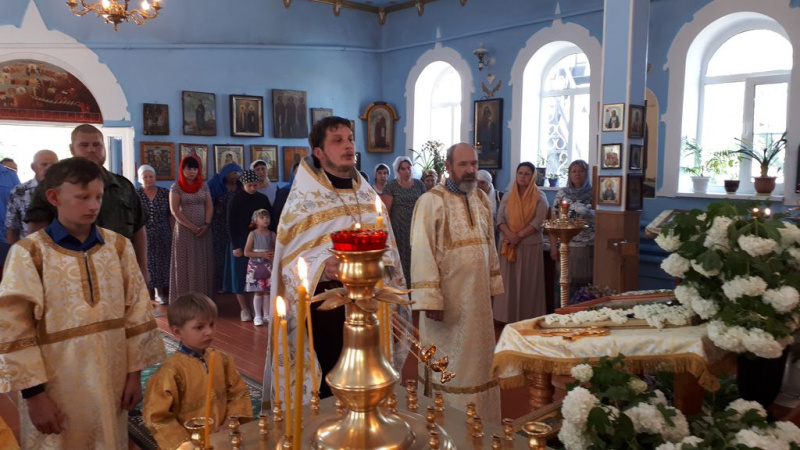 День семьи, любви и верности отметили в храме пророка Иоанна предтечи ст. Боковской