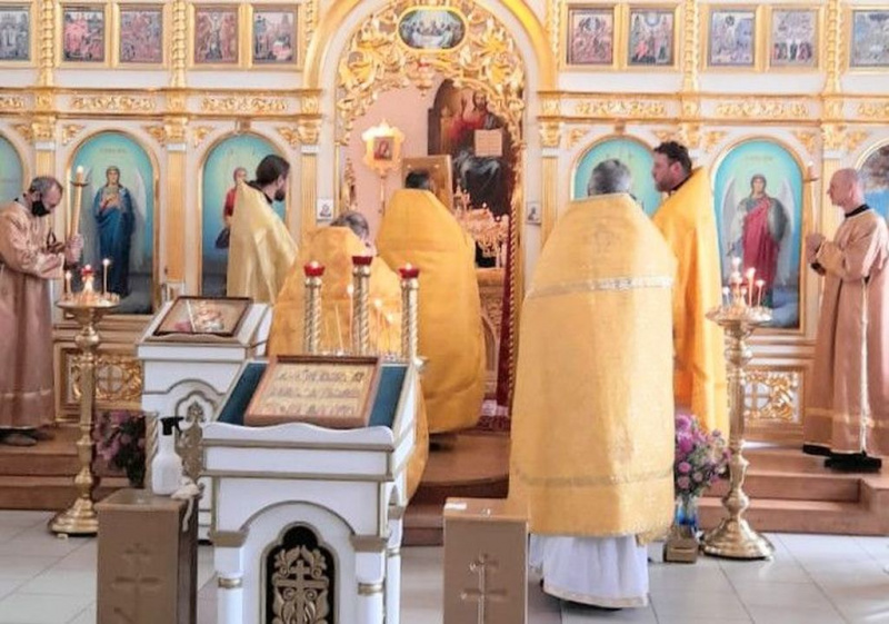 В Свято-Троицком храме г. Каменск-Шахтинский прошло соборное служение духовенства Каменск-Шахтинского благочиния