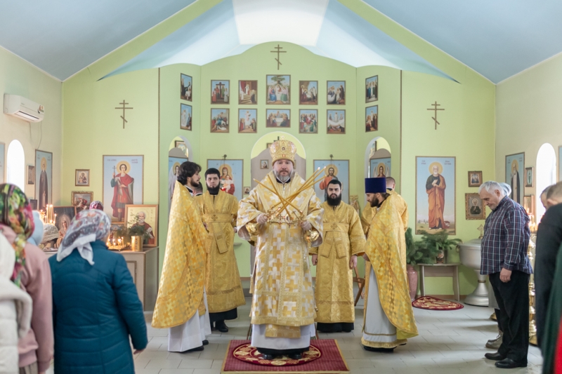 Преосвященнейший епископ Симон с архипастырским визитом посетил храм праведного Иосифа Обручника города Шахты