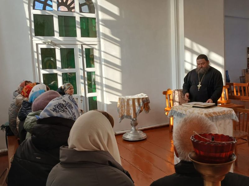 В храме святителя Тихона Задонского станицы Кривянской прошло занятие Библейской группы