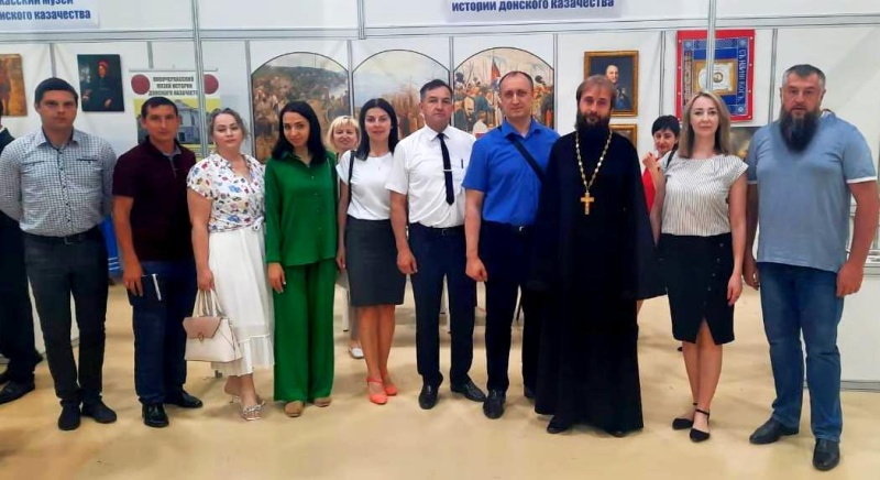 Благочинный приходов Нижнедонского округа принял участие в региональном форуме межэтнических отношений «Россия объединяет»