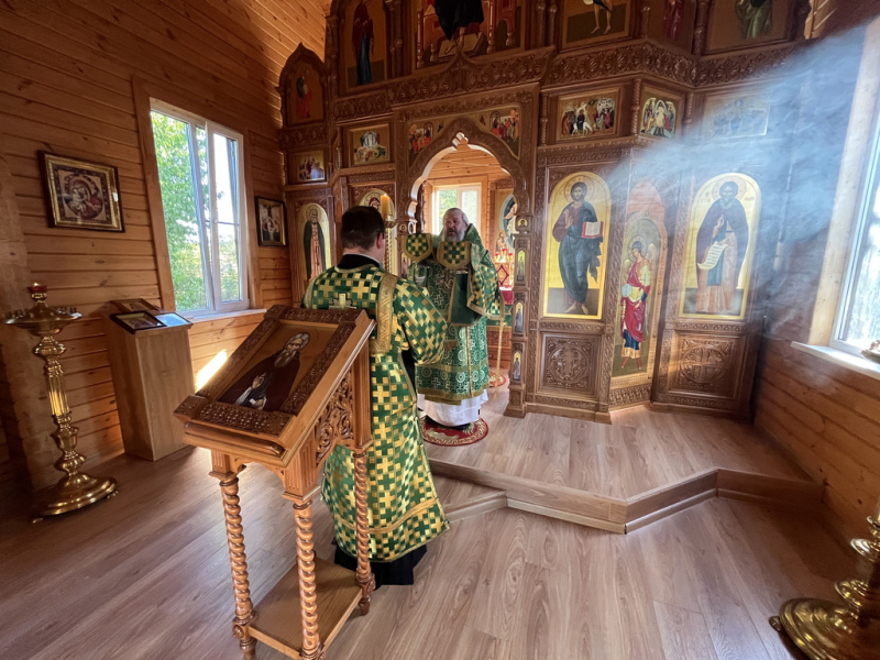 В день памяти преподобных Сергия и Германа Валаамских, чудотворцев, Преосвященнейший епископ Симон совершил Божественную литургию в храме преподобного Сергия Радонежского города Шахты