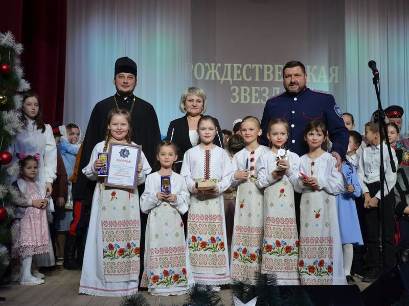 В станице Боковской прошел XIV фестиваль православной казачьей культуры и творчества «Рождественская звезда»